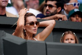 Jelena Đoković na Vimbldonu nosi NARKVICU koju Srpkinje obožavaju: Kinezi ŠTANCAJU KOPIJE kao besni, ORIGINAL samo retki mogu da priušte