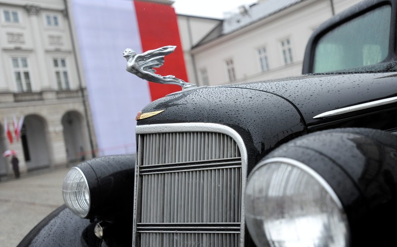 Cadillac Fleetwood Seven Passenger Limousine model 355D