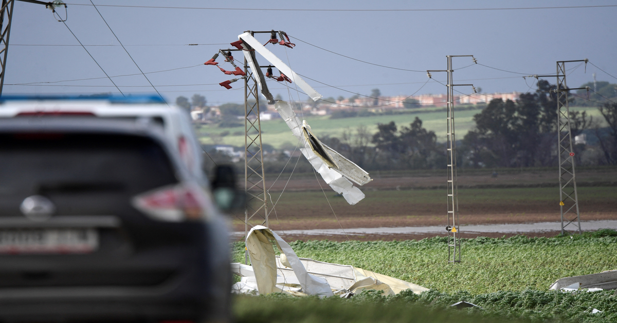 Un posible tornado en Sevilla: cinco heridos, 150 incidentes y alerta roja activa en Cádiz