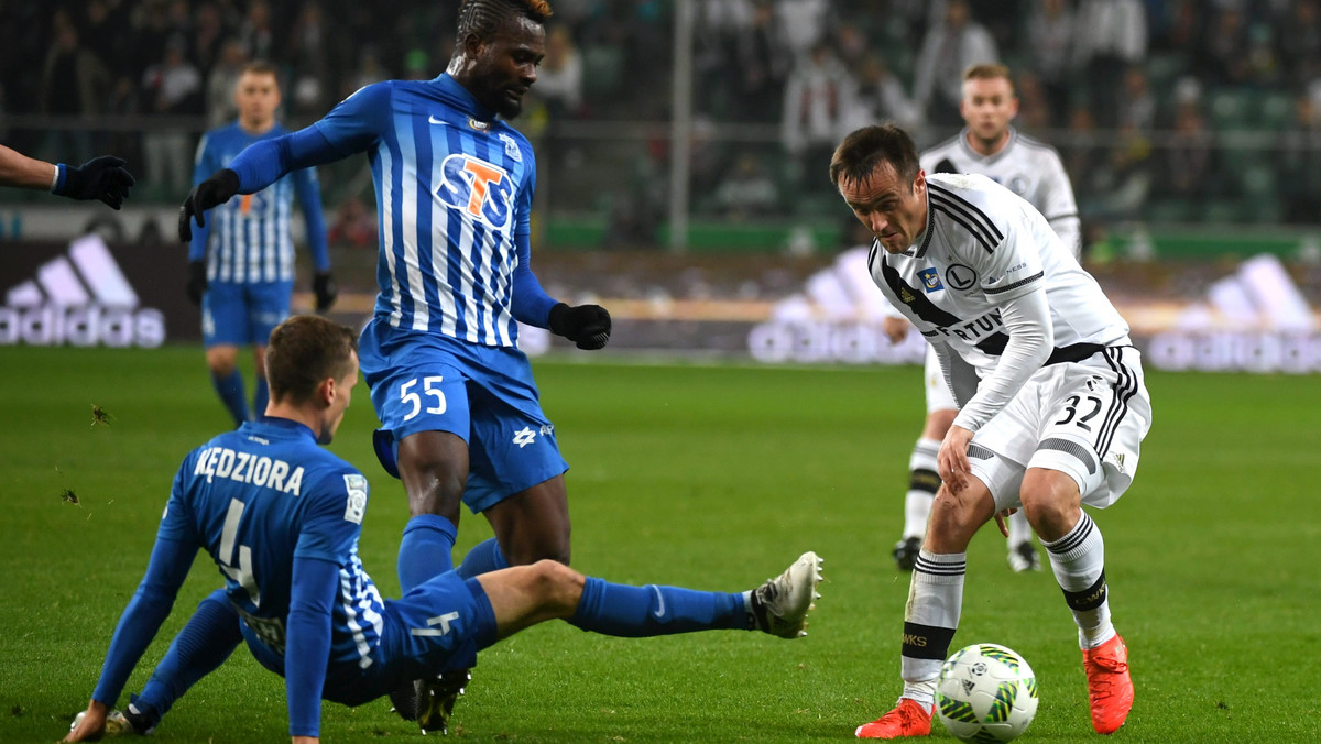 Takich emocji w meczu Legia - Lech nie było już dawno. W hicie LOTTO Ekstraklasy mistrzowie Polski pokonali Kolejorza 2:1 (0:0). W końcowych minutach na boisku działo się bardzo dużo, Lech wyrównał z rzutu karnego, a po bramce na boisku wywiązała się awantura. Gdy sędzia uspokoił piłkarzy, gola na wagę trzech punktów zapewnił Legii znienawidzony w Poznaniu Kasper Hamalainen. Trzy punkty były dla mistrzów Polski na wagę złota, bo przynajmniej do niedzieli Legia awansowało do czołowej ósemki.