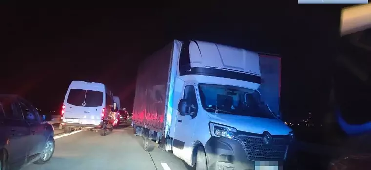 Kierowcy jechali pod prąd na autostradzie A4. Zablokowali korytarz życia