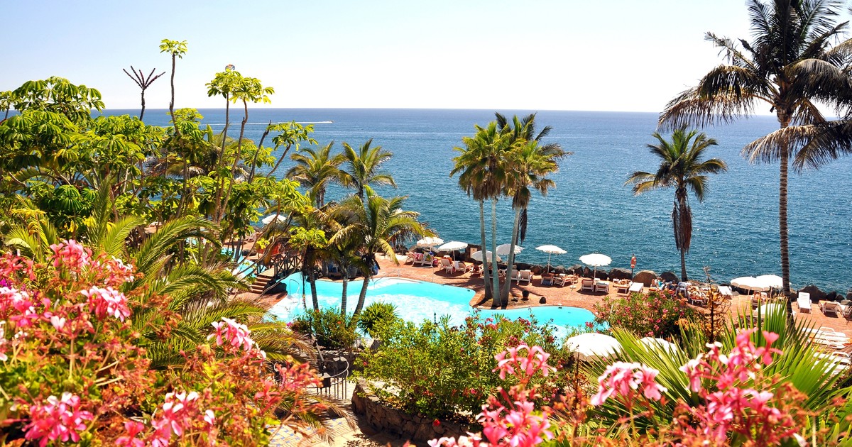 Litr paliwa za 5,5 zł, alkohol od 4,5 zł. Ceny na tej wyspie zaskakują turystów z Polski