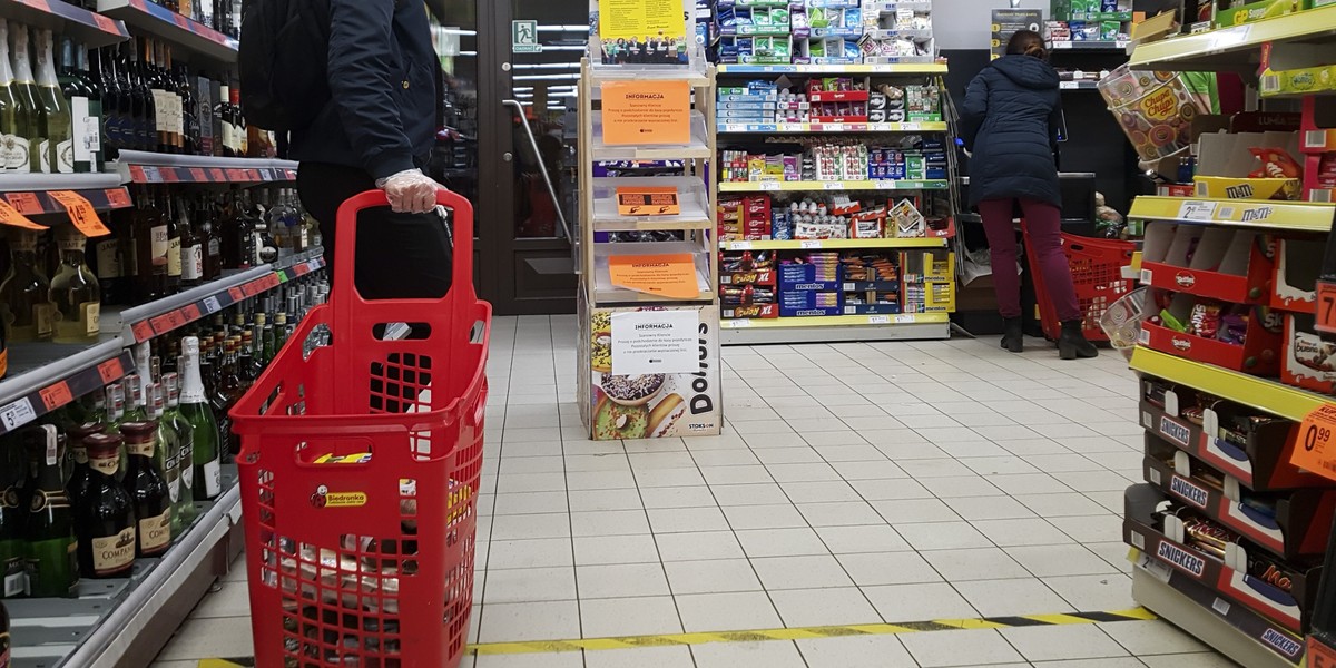 Biedronka i Kaufland wydłużają godziny otwarcia sklepów również po świętach.