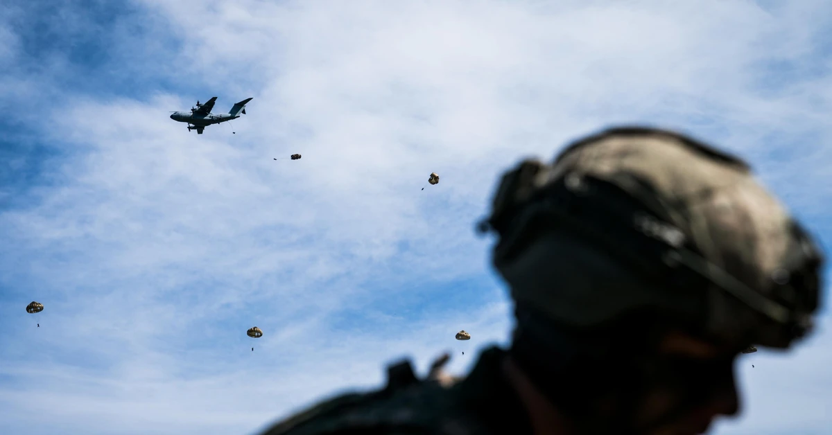 Alert RCB. Możliwe odgłosy strzałów i loty helikopterów. Służby apelują o spokój i ostrożność