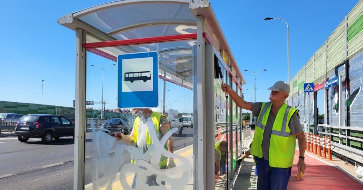 Zgłoś pomazany kosz lub wiatę. Niech w Warszawie panuje porządek!