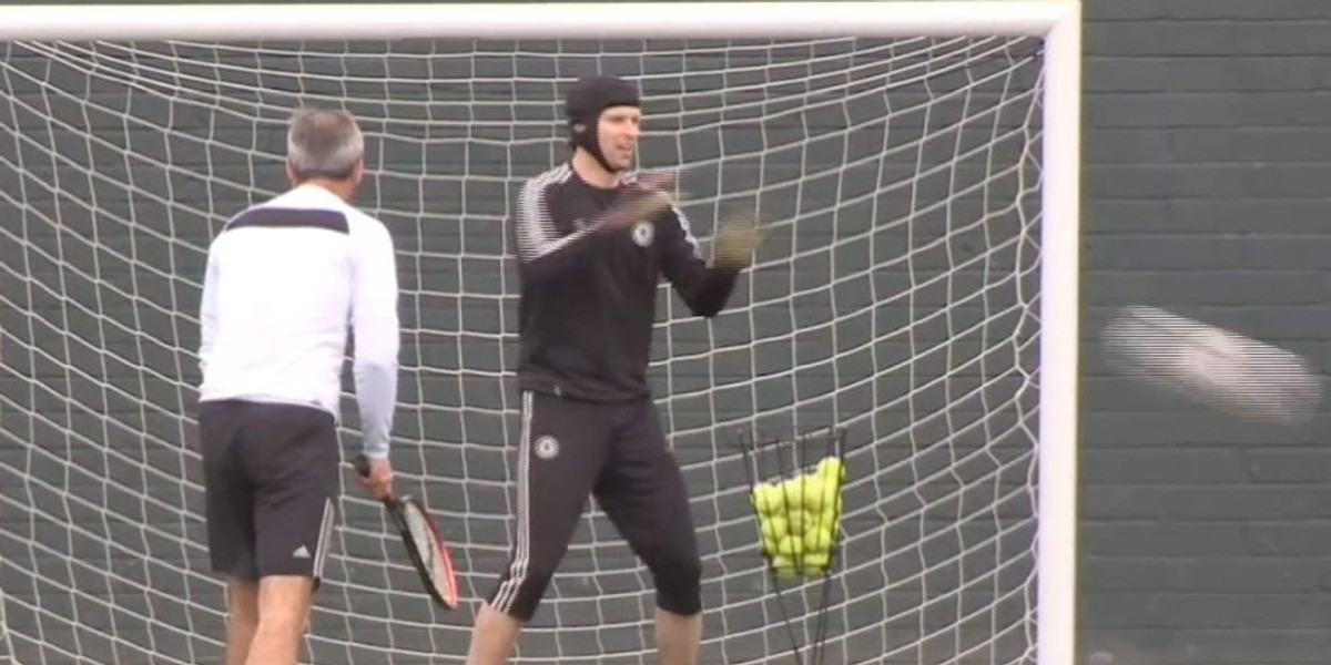 Petr Cech trenuje jak cyrkowiec