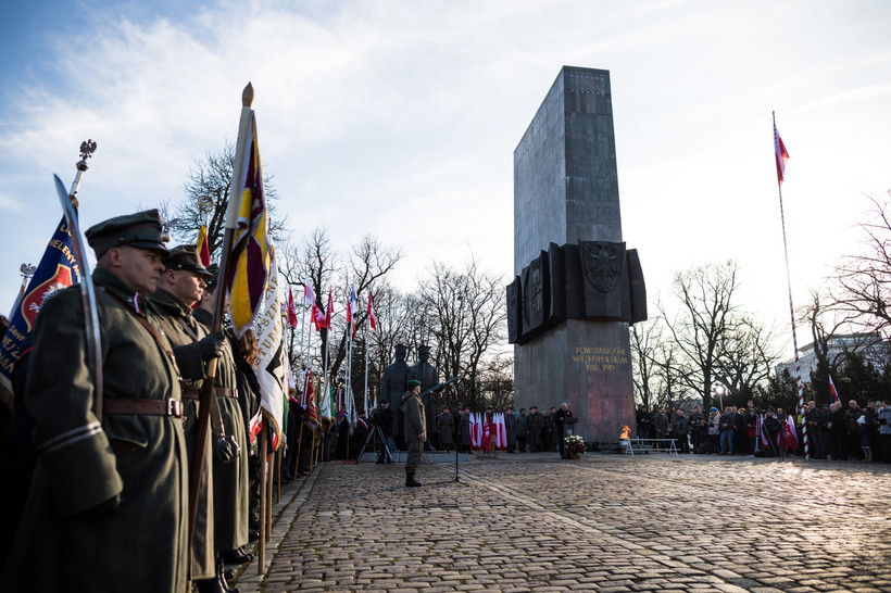 Uroczystości przed pomnikiem Powstańców Wielkopolskich w Poznaniu