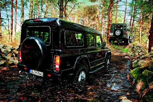 Ekstremaliści Czyli, Land Rover Defender kontra Iveco Massif