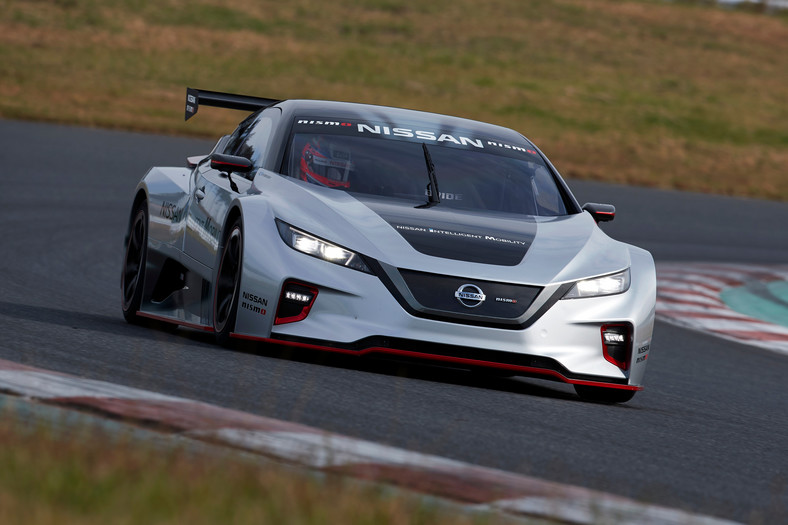 Nissan Leaf Nismo RC elektryczna wyścigówka