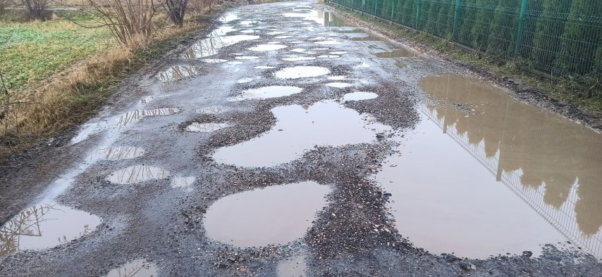 Tragiczne warunki dojazdu na ul. Granicznej. „Czy tak wygląda droga, nadająca się do prac naprawczych?”