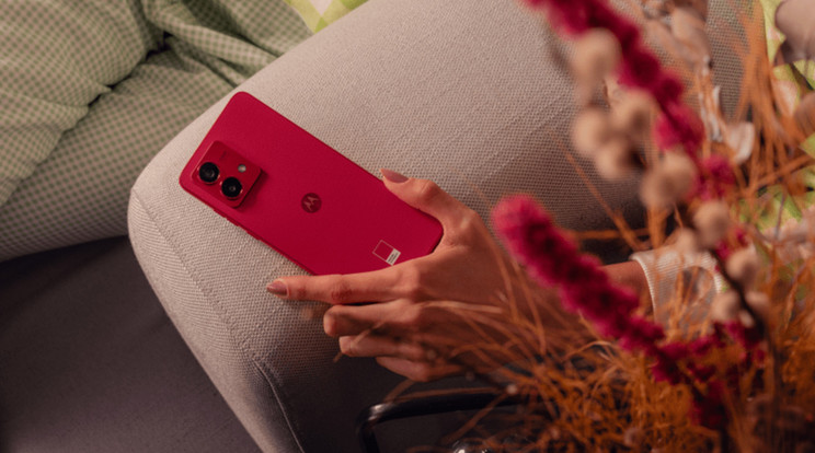 A Moto G család igazán különleges a mobiltelefonok között, mert a nagy versenyzők árnyékában megmutatta, hogy a műszaki tradíciókra és a fogyasztói igények ismeretére támaszkodva hogyan lehet jelentős sikereket elérni a friss technológiai tartalom vagy éppen a divat hullámait kihasználva. / Fotó: Motorola