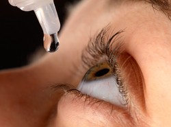 Zanieczyszczone krople do oczu. Znanej firmy