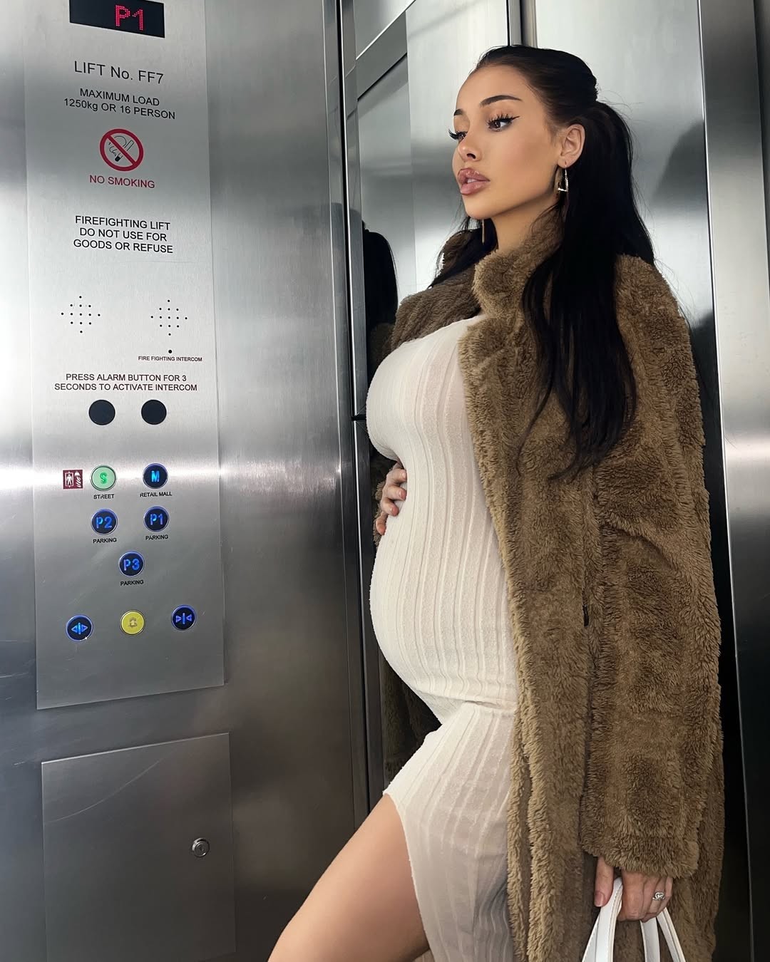 Tragická strata zasiahla influencerku Ruby Natalie, ktorá oznámila smrť svojho novorodeného syna Romea. 