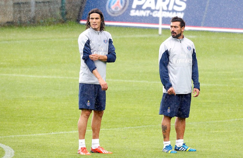 Cavani i Lavezzi przesadzili. Spóźnili si z powrotem do treningów i zostali ukarani!