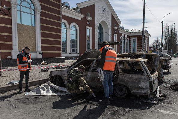 Stacja kolejowa w Kramatorsku po ataku rakietowym