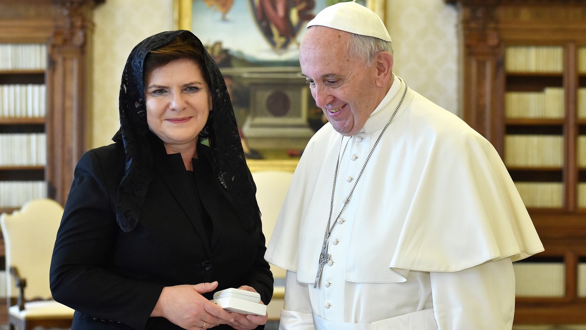 WATYKAN PAPIEŻ FRANCISZEK PREMIER SZYDŁO AUDIENCJA (Beata Szydło, papież Franciszek)