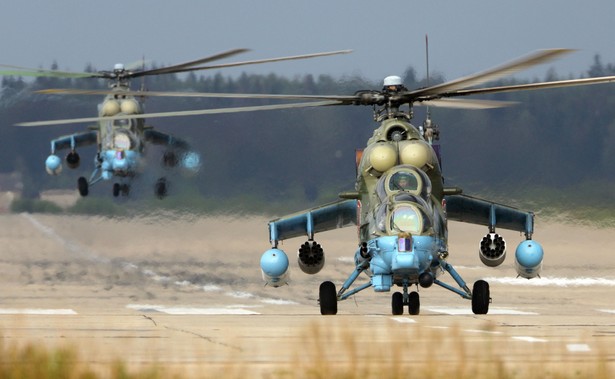 Rosyjskie śmigłowce Mi-24 w bazie lotniczej Kubinka