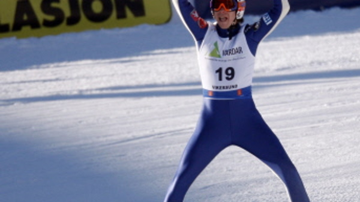 Trener fińskich skoczków narciarskich Pekka Niemelae powołał ośmioosobową kadrę, która będzie startowała w Letniej Grand Prix i Pucharze Świata w sezonie 2011/2012. Z tej grupy ma być wyłoniony skład na igrzyska w Soczi w 2014 roku.