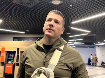 SLOBA RADANOVIĆ PREKINUO NASTUP U BUDVI: Mladić je prvo zakasnio u klub, a onda mu je napisao poruku na ekranu!