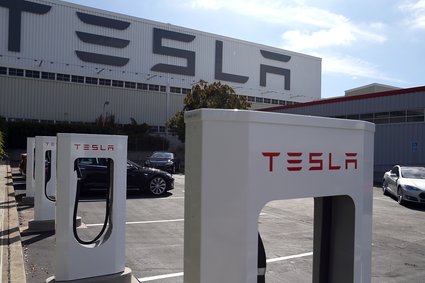 Tesla zbuduje drugą fabrykę, ale poza USA. Wybrano już lokalizację