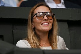 Svi gledaju kako se JELENA ĐOKOVIĆ danas obukla za Novakov meč! PRAVOSLAVNI DETALJ na ruci krade sve poglede, stajling jednostavan, ali NIMALO JEFTIN