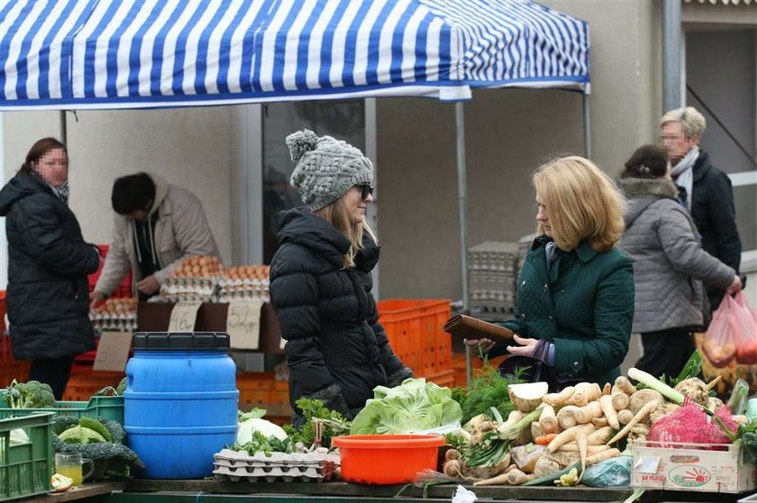 Kasia i Małgorzata Tusk. Modne nawet na targu