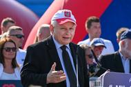 Prezes PiS Jarosław Kaczyński podczas spotkania w Woli Rędzińskiej