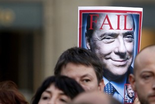 Możemy zapomnieć o Strauss-Kahnie i Berlusconim. Upadli politycy nie wracają do gry