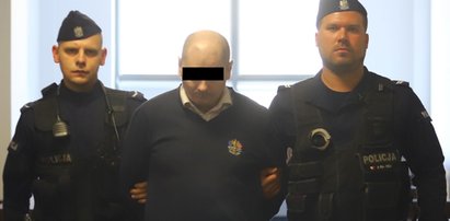 Miał zgwałcić siostrę, choć pilnowali go policjanci