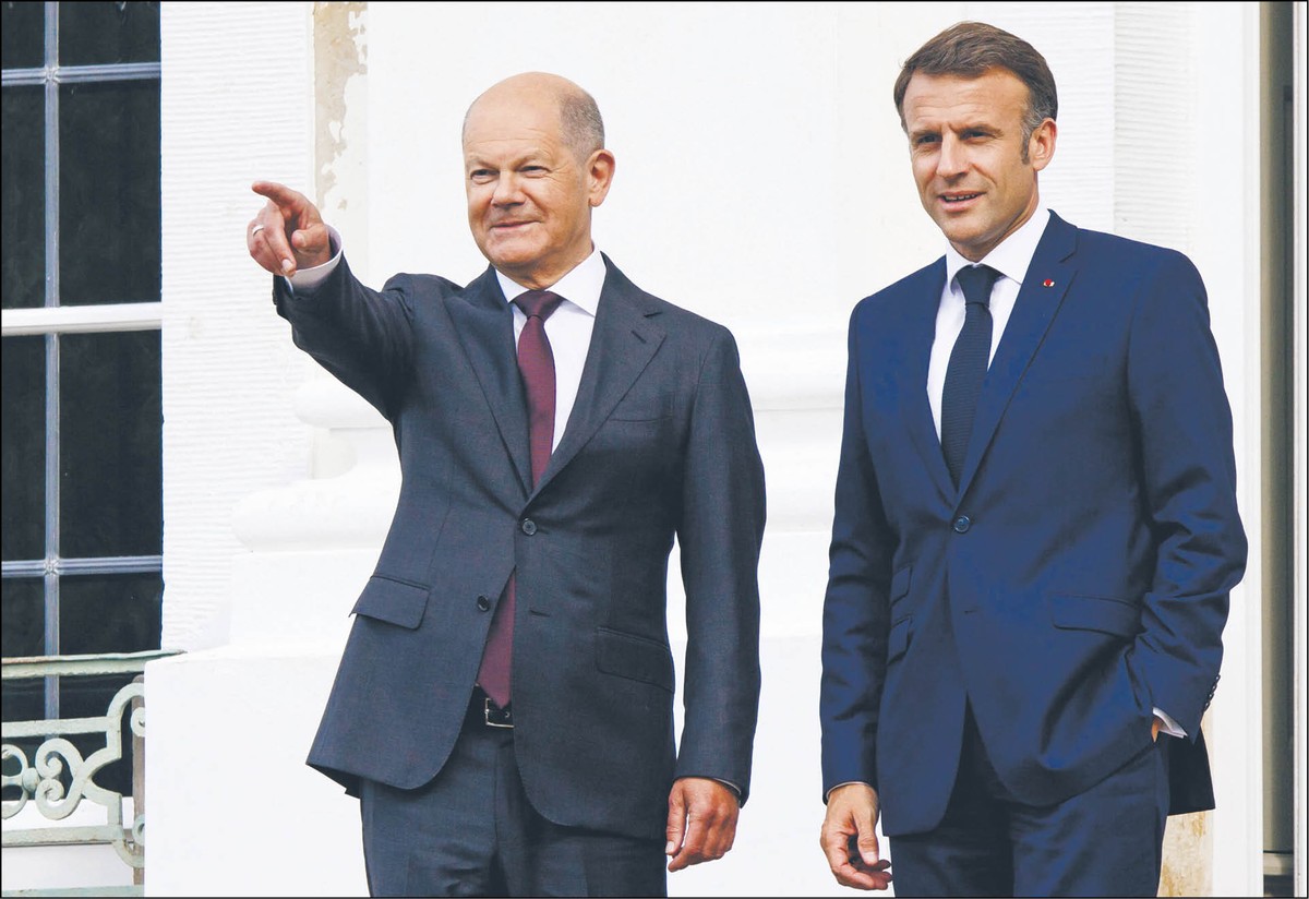 Prezydenta Macrona, który udaje się na Majottę zniszczoną przez cyklon, formalnie będzie reprezentować kanclerz Niemiec Olaf Scholz.