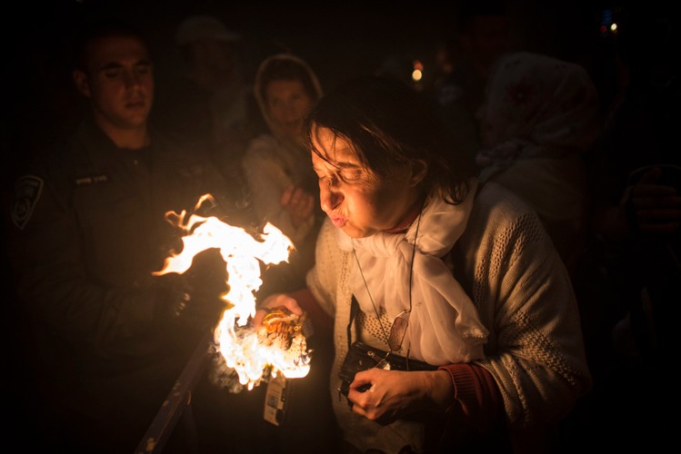 Cud Ognia w Bazylice Grobu Świętego