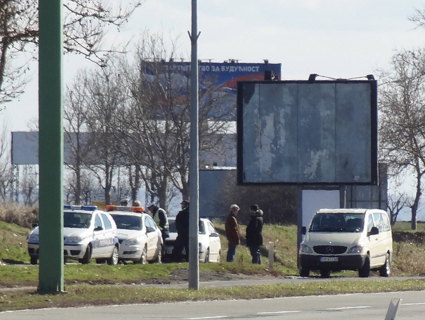 Jocićev kombi okružen saobraćajnom i komunalnom policijom