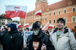 Warszawa: Demonstracja "Przeciw islamizacji Europy".  Wzięło w niej udział 1,5 tysiąca osób