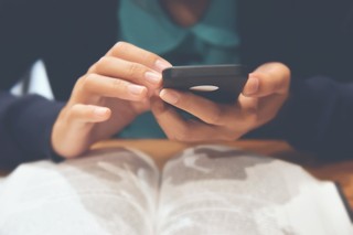 Nowy sposób oszustów. 48-latka spod Myślenic straciła ponad 100 tys. zł