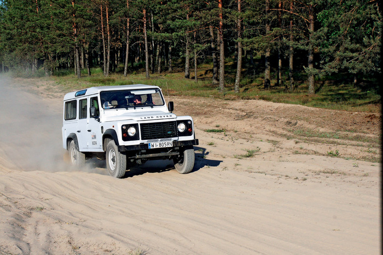 Mercedes G 350 kontra Land Rover Defender i Honker 2000: czy prawdziwe terenówki są na wymarciu?