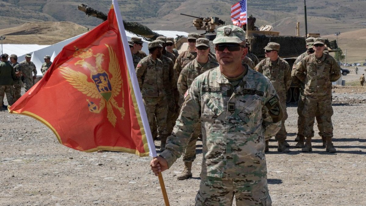 Jednostki trafią w najbliższym czasie do Czarnogóry, najnowszego państwa członkowskiego Sojuszu i pierwszego z krajów NATO, które padło ofiarą ataku hybrydowego Rosji - poinformował dziś amerykański serwis wojskowy "Stars and Stripes".