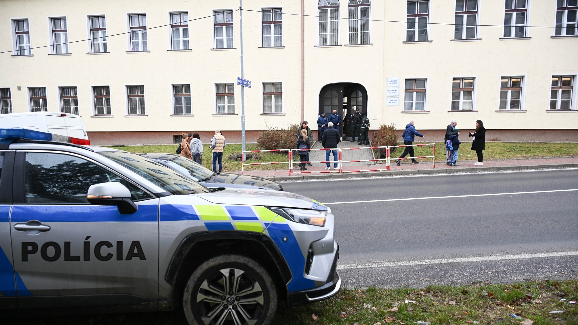 Streľba v škole v Novom Meste nad Váhom.