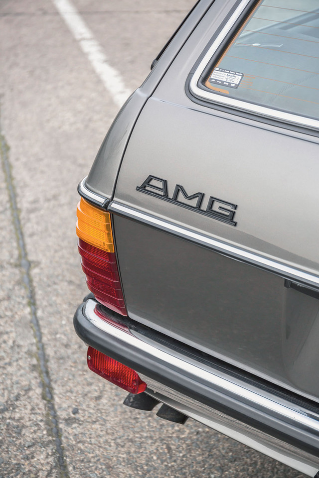 Mercedes 280 TE AMG - zaproszenie do sportu