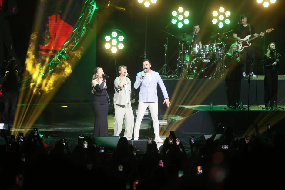 Jelena Tomašević i Ivan Bosiljčić na sceni sa Jakovom Jozinovićem