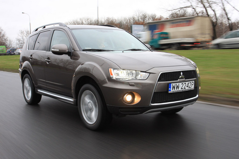 Mitsubishi Outlander CVT czy to wersja dla mieszczuchów?