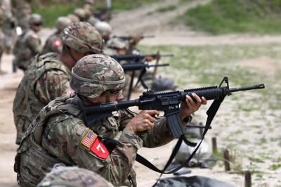 Trump chce więcej pieniędzy za pobyt US Army w Korei Płd. Sojusznika określa mianem „maszyny do robienia pieniędzy” [Wybory prezydenckie w USA]