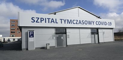 Wrocław. Szpital tymczasowy wydał 400 tys. na stare łóżka ze złomu! Fakt dotarł do bulwersujących szczegółów