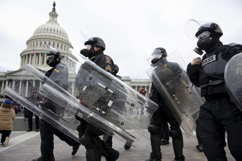 Pro-Trump rally ahead of US Congress counting electoral college votes 