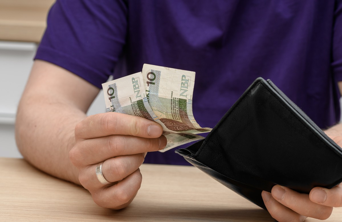 "Głęboka luka bezpieczeństwa" w oszczędnościach Polaków. Jesteś w tej grupie? [SONDAŻ]