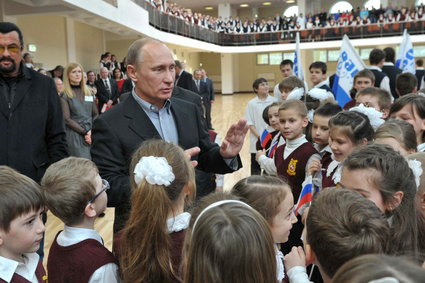 Putin przywraca stalinowską nagrodę. Dostaną ją matki, które urodziły 10 dzieci