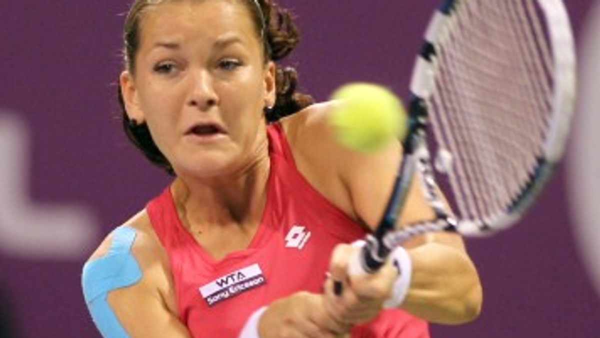 Rozstawiona z numerem piątym Agnieszka Radwańska mierzy się w walce o półfinał turnieju WTA w Indian Wells (pula nagród 5,536,664 dol.) z pierwszą rakietą światowego tenisa - Wiktorią Azarenką. Zapraszamy na relację "gem po gemie" z tego meczu w Onet Sport. Pierwszego seta niestety nasza zawodniczka przegrała szybko - 0:6.