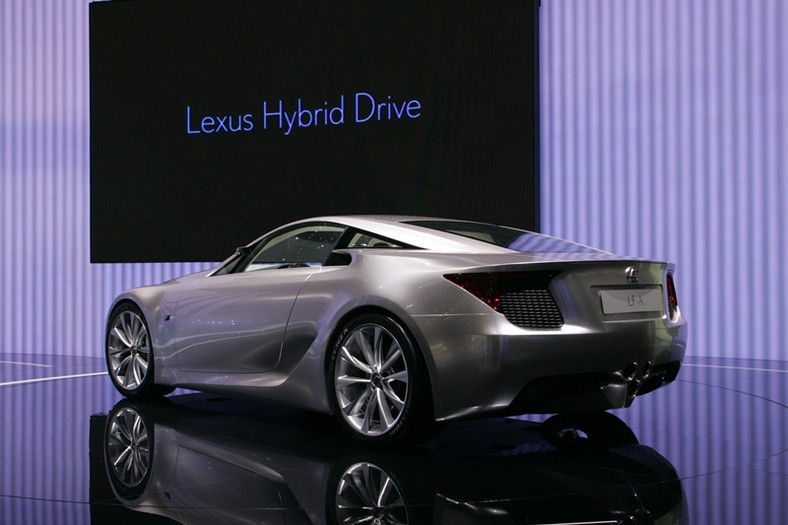 Lexus LF-A – od prototypów do wersji seryjnej