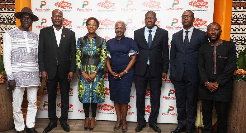 Photo de famille pour le lancement de A ChezNou PI de Petro Ivoire/Petro Ivoire