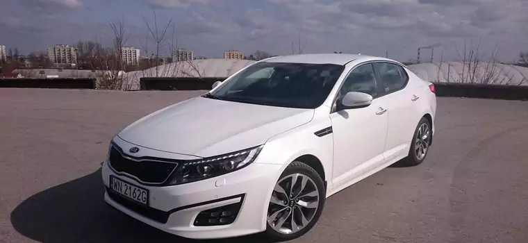 Robert testuje Kię Optima 1.7 CRDI - czy to auto czymś zaskakuje?