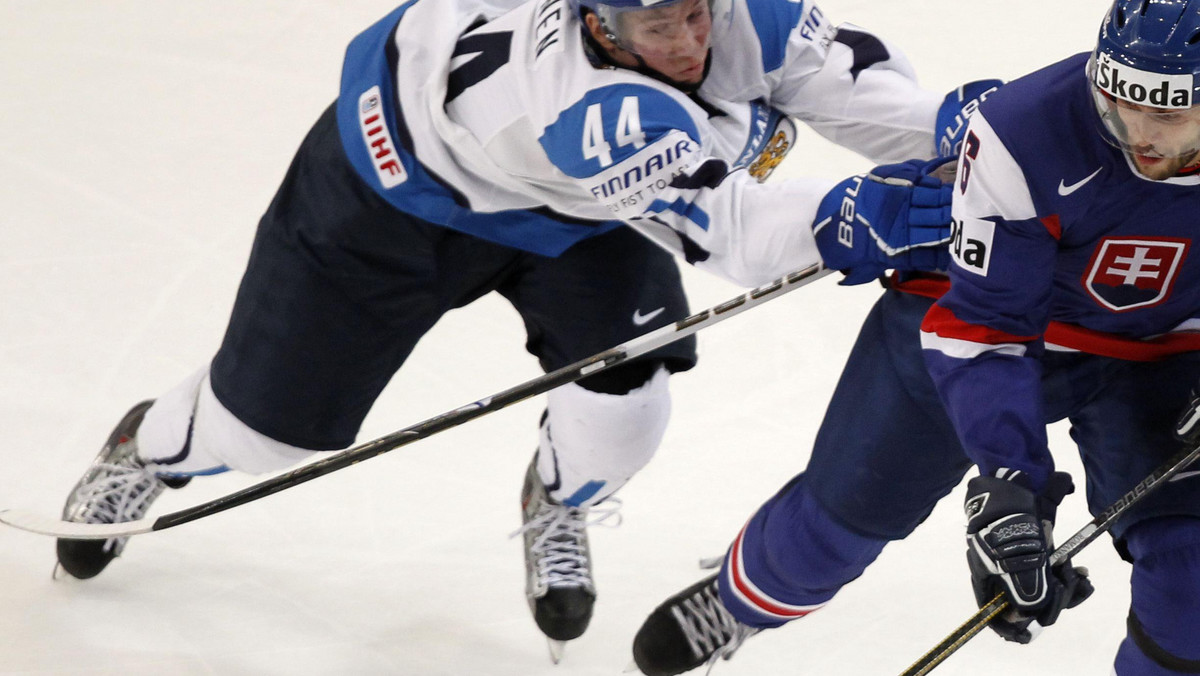 W poniedziałkowym spotkaniu grupy E drugiej fazy Mistrzostw Świata Elity w Hokeju na Lodzie Finlandia bez większych problemów poradziła sobie ze Słowacją wygrywając 5:2 (0:0, 3:0, 2:2).